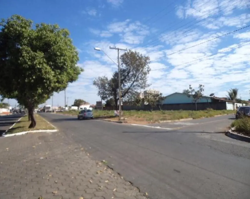 HENRIQUE: 9 8 1 9 8-4 2 4 0 (whatsapp) Jardim Monserrat Av. Delveaulux Vieira, Q...