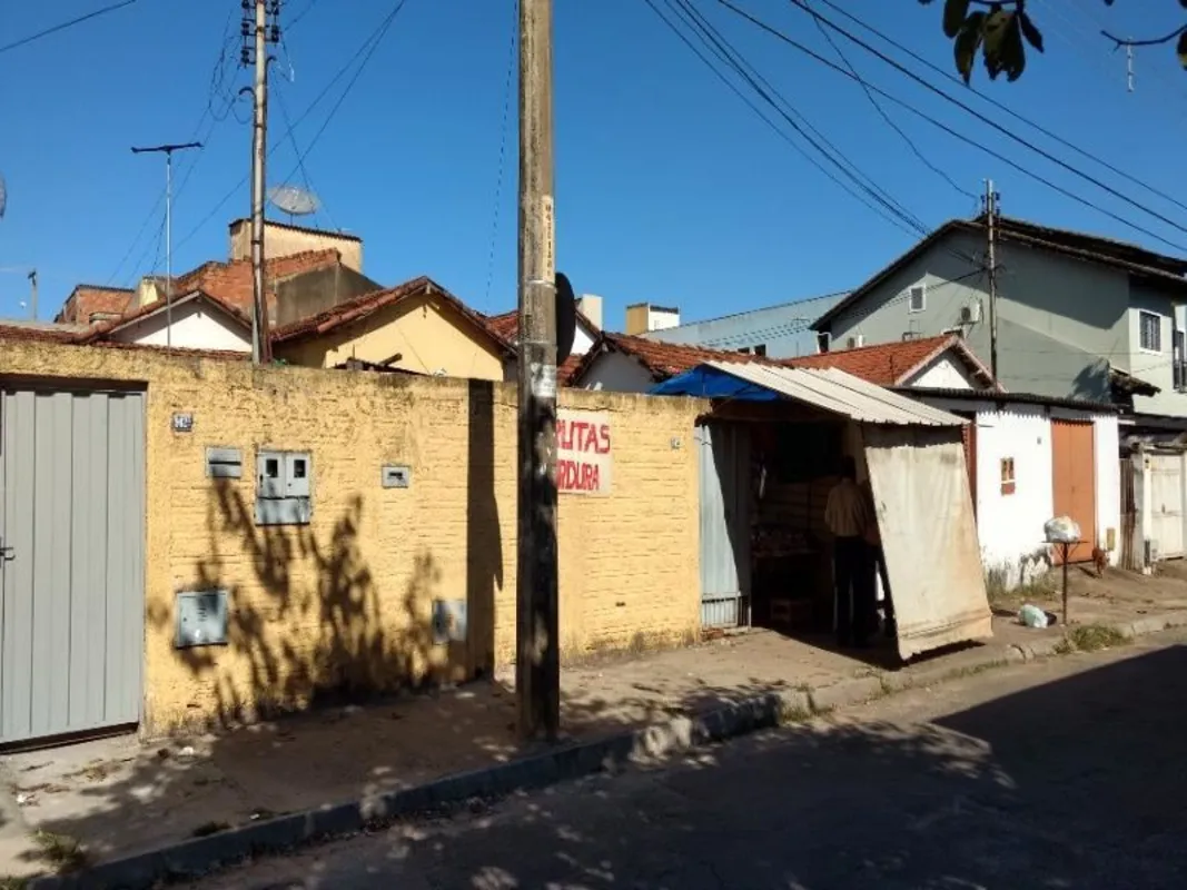 HENRIQUE: 9 8 1 9 8-4 2 4 0 (whatsapp) Duas Casas para Venda na Rua 5, qd B, lts...