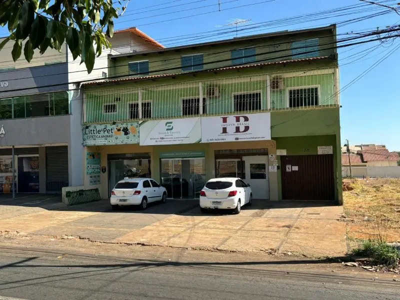 HENRIQUE: 9 8 1 9 8-4 2 4 0 (whatsapp) Prédio com salas comerciais em baixo e ap...