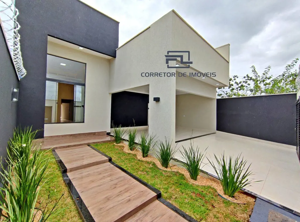 LINDA CASA COM PISCINA EM TRINDADE GO..VALOR: 380MIL - 3 DORMITÓRIOS SENDO UM SU...