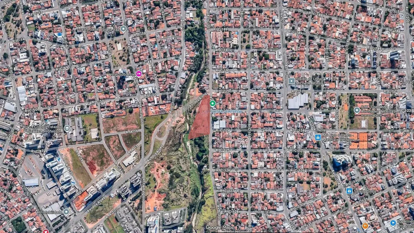 Este terreno comercial à venda no Jardim América possui 6.567,59 m² e está local...