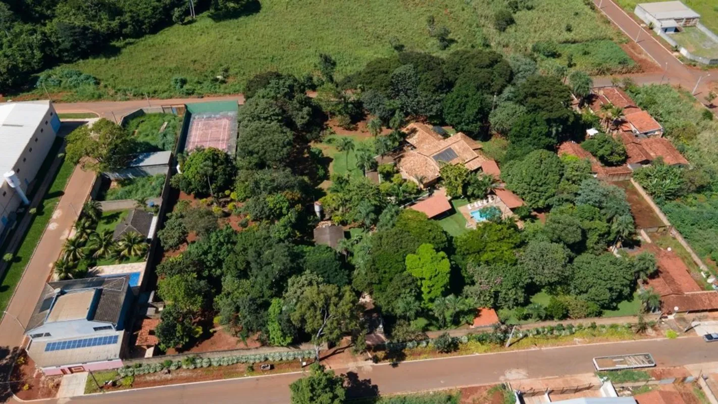 Chácara à venda no bairro Jardim Petrópolis, em Goiânia, Goiás com terreno de 12...