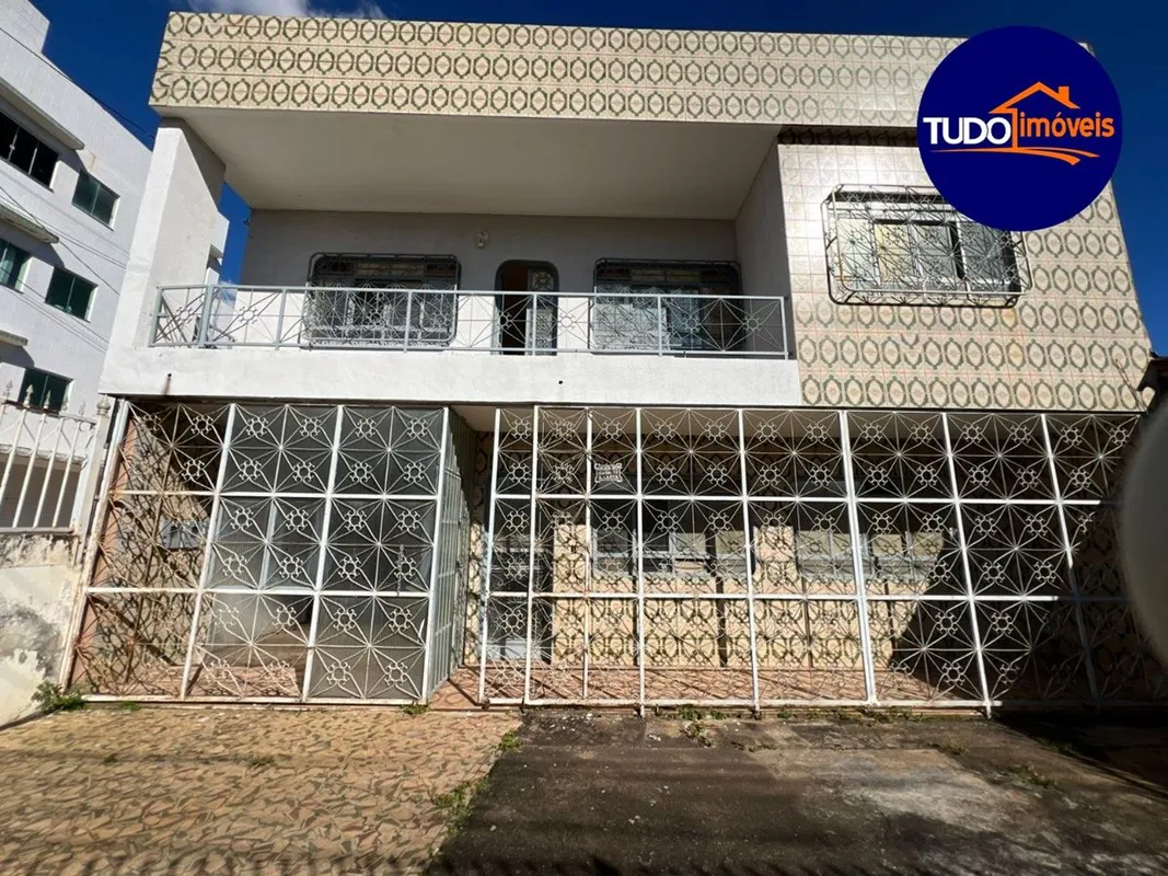 Casa Ampla e Bem Localizada à Venda - Tudo ImóveisLinda casa com excelente espaç...