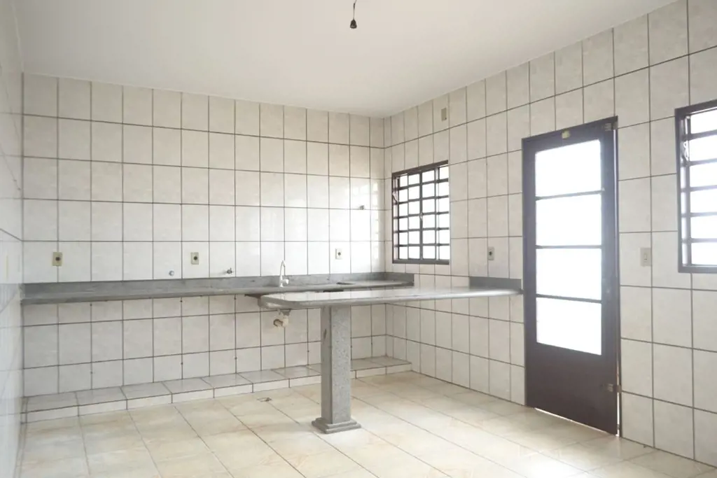 APARTAMENTO CONFORTÁVEL DE 2 QUARTOS, BAIRRO MANSÕES PARAÍSO, APARECIDA DE GOIÂN...