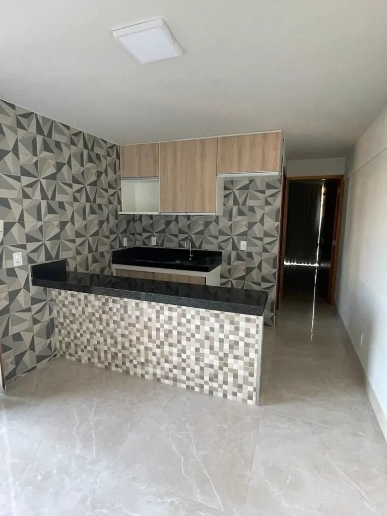 Oportunidade!Apt totalmente reformado!Varanda contornando todo apt, piso em porc...