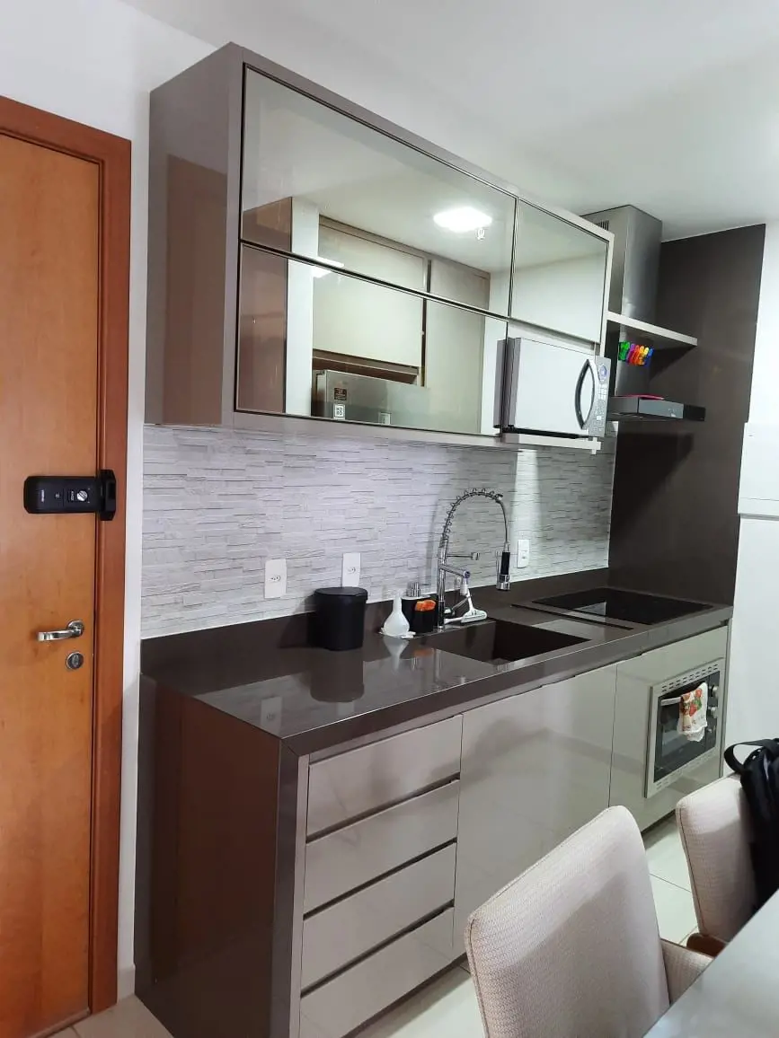 lindo apartamento ,com moveis planejados de alta qualidade, projeto de iluminaçã...