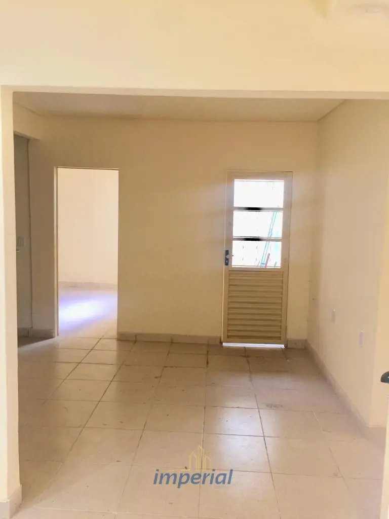 Casa Conjunto Santa FéImóvel composto por 3 quartos, sendo 01 suíte, sala, cozin...