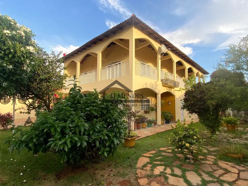 AJ MENDES IMOBILIÁRIA VENDE EXCELENTE SOBRADO NO SETOR DE MANSÕES SOBRADINHO EXC...