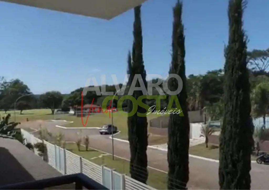 Valor inicial de R$ 5.200,000, agora o valor é R$ 4.800.000. Residência construí...