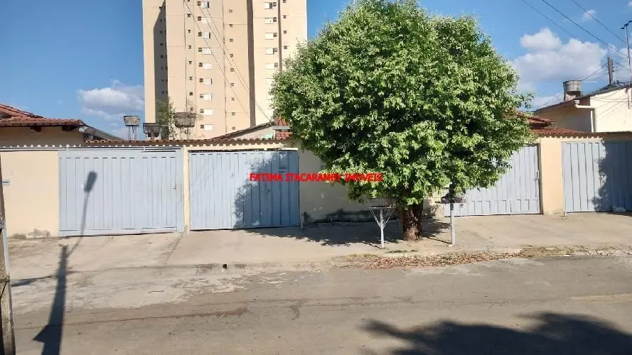 OTIMA PARA INVESTIMENTO01 LOTE DE ESQUINA COM 01 CASA PRINCIPAL DE 03 QUARTOS, 0...