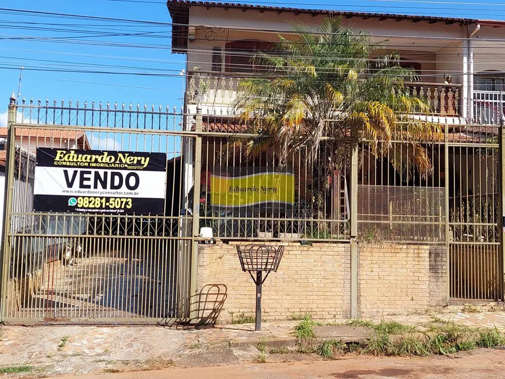 EDUARDO NERY - VENDE -CASA DE PAVIMENTO COMPOSTA DE:03 QUARTOS SENDO 2 SUÍTESSAL...