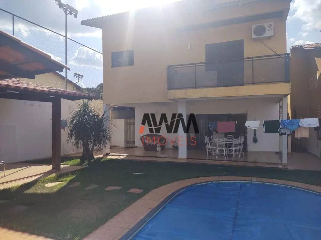 Excelente sobrado com 309m² de área construída, 4 quartos, 2 suítes, sala para 3...