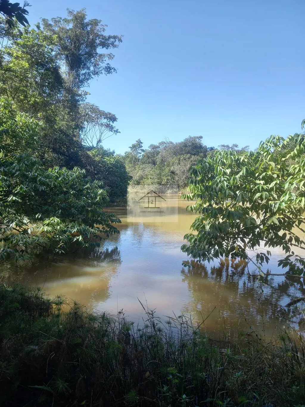 Vendo ótimo terreno com área total de 806,00 m2, localizado na Alameda Bálsamo, ...