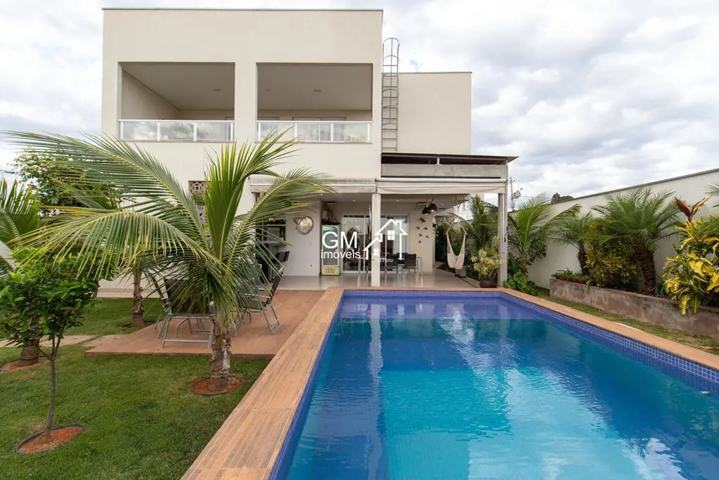 A GM Imóveis Vende Excelente Casa Escriturada no Condomínio Alto da Boa Vista um...