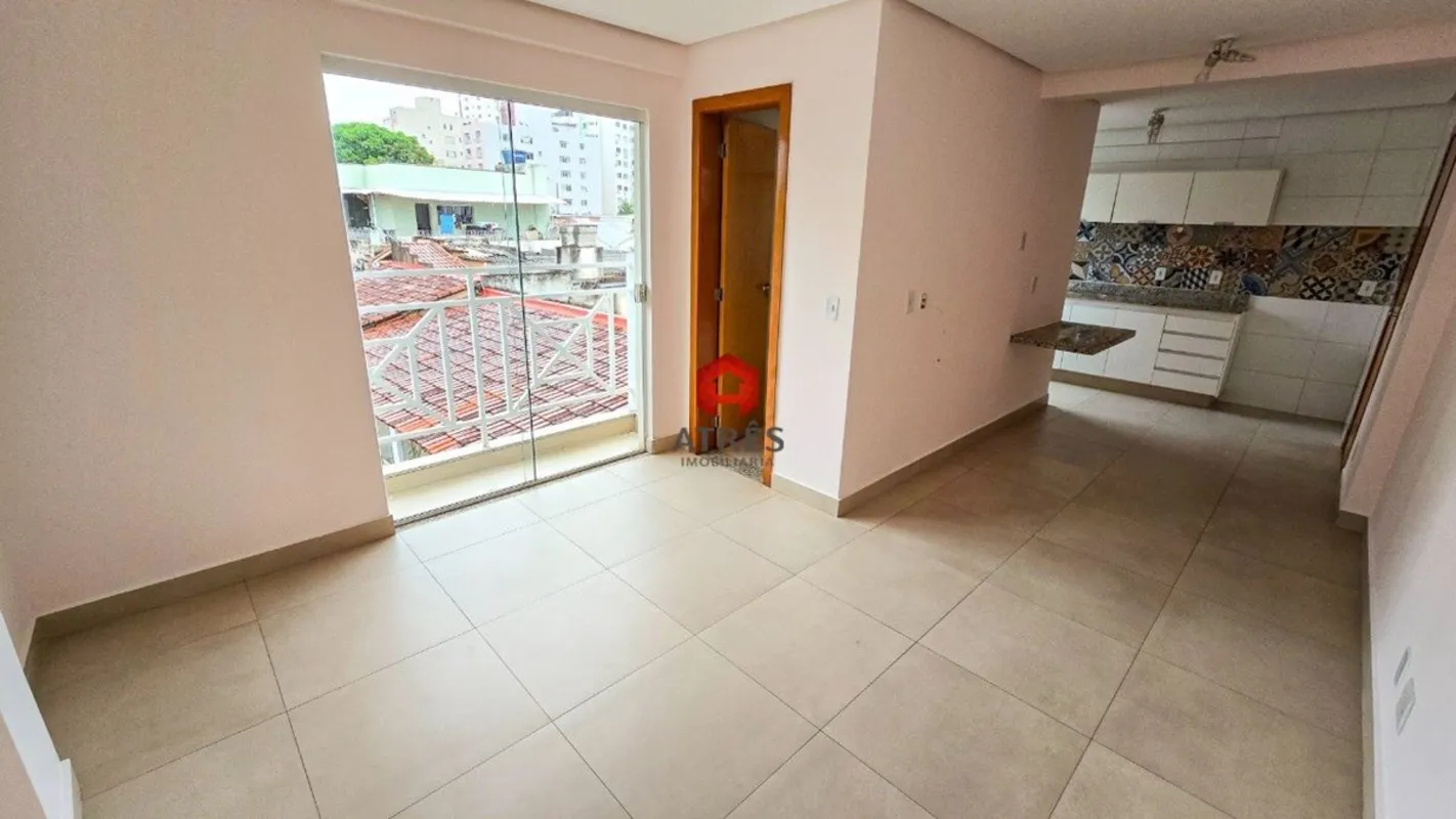Localizada no Setor Central com aproximadamente 27m² composta de: suíte, banheir...