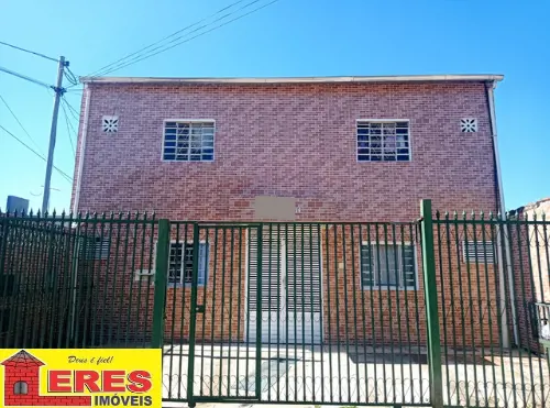 Vende-se excelente PRÉDIO.Com 16 kitnet’s (Aptos) de 1 quarto, cozinha americana...