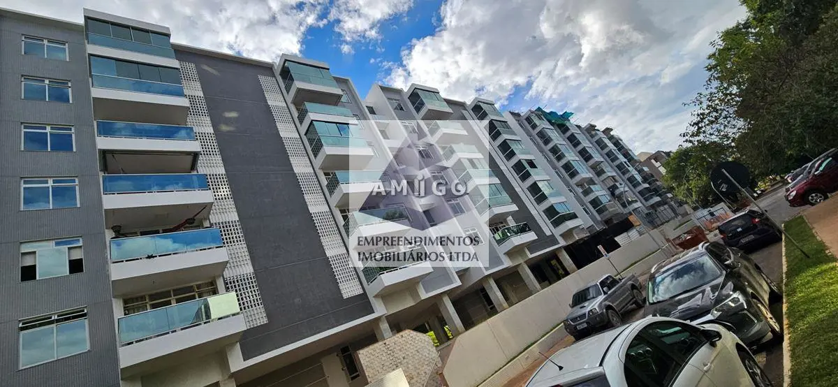 Apartamento de 2 quartos com armários, sala ampla, banheiro social com box, cozi...