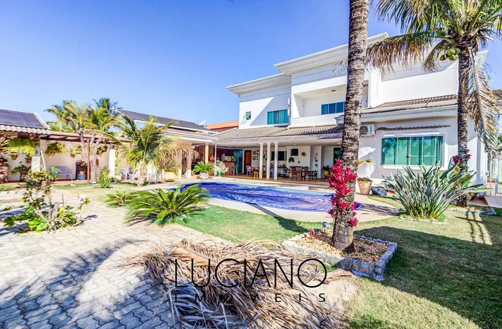 - Excelente localização !!!!- Casa de esquina interna.- Descrição do 1º Piso:- S...