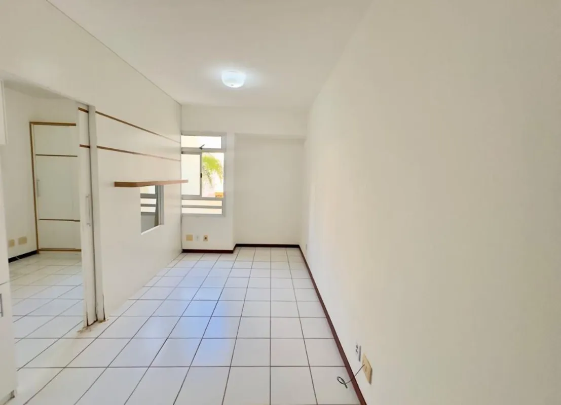 Ótima kit no Condomínio Park Ville, na Asa Norte.Com 25m², situada no primeiro a...