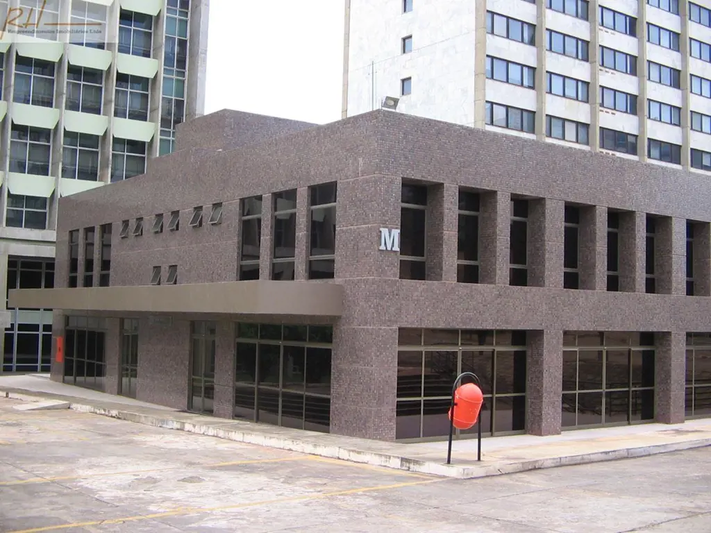  Excelente prédio com área de 2.575m² composto de: Subsolo medindo 1.080m², com ...