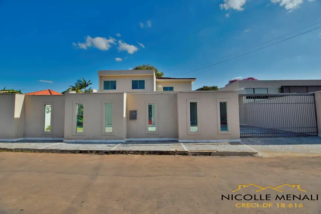 Excelente imóvel em localização privilegiada na SHIS QL 04Casa ampla bem distrib...