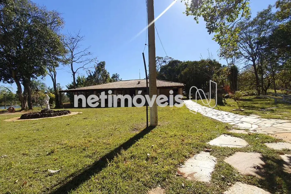 Fazenda Ponte Alta de Cima - 33,88 ha, localizada na região do Gama-DF, praticam...