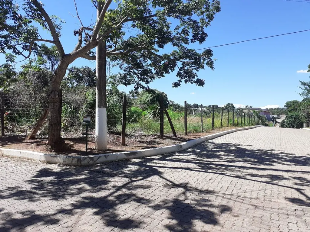 OPORTUNIDADE UNICA - Vendo espetacular lote de esquina no Condomínio Mansões Ita...