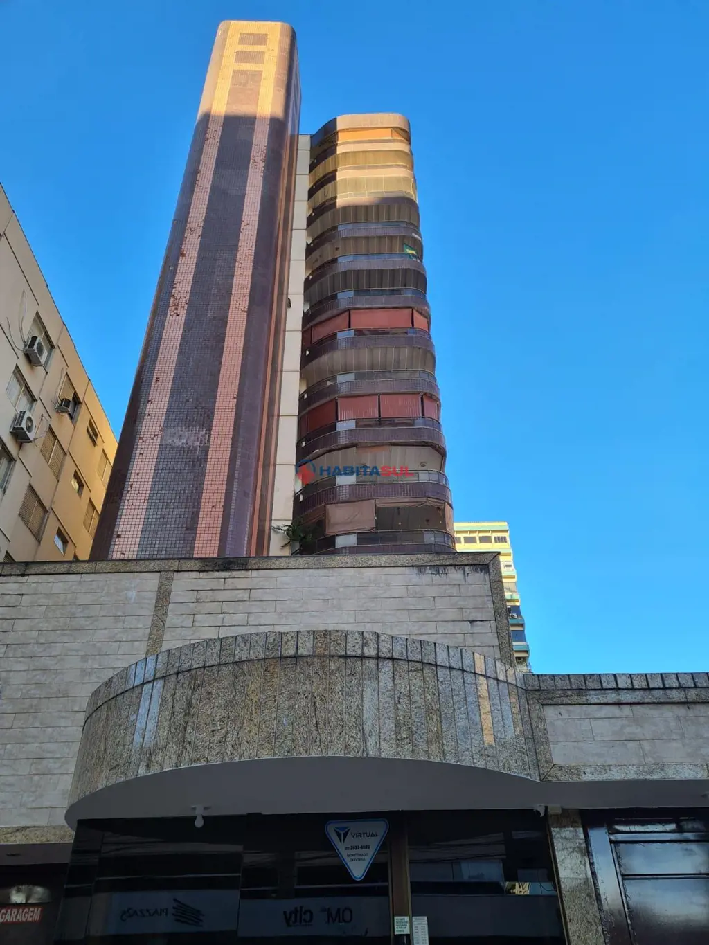 Apartamento completo em armários com, 04 quartos, sendo 02 suítes, 01 com closet...