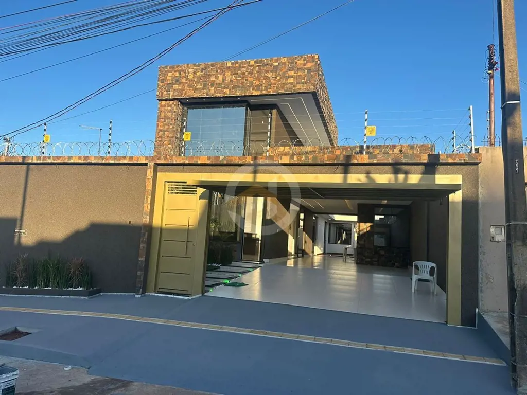 Casa térrea no Setor Faiçalville, 4 suítes plenas, 4 vagas sendo 2 cobertas, áre...