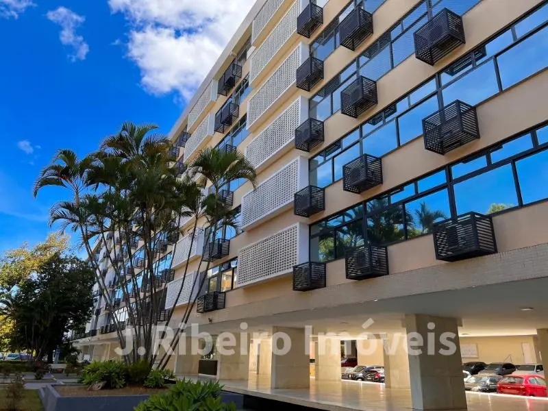 SQS 204 - BLOCO H - REFORMADO - 5º ANDAR - DE CANTO - 100 m² úteis (área interna...