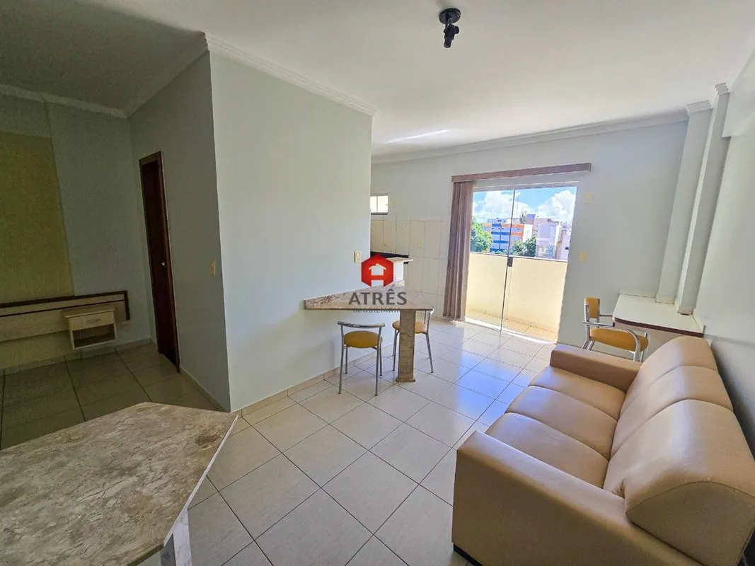 Localizado no Setor Leste Universitário com aproximadamente 35m² composto de: su...