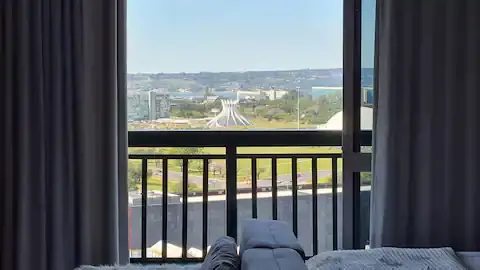 Imóvel totalmente reformado, com vista livre para a Esplanada e para o Lago;O va...