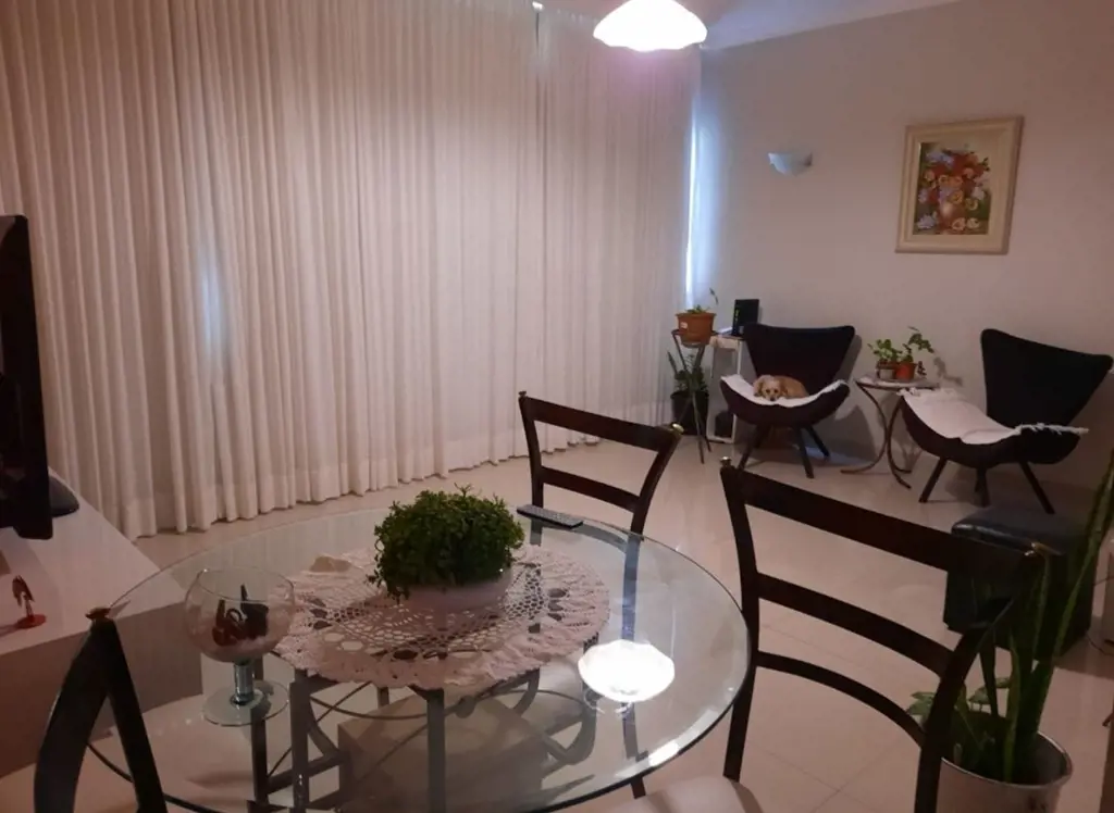 - Ótimo apartamento, composto de sala, circulação, 2 quartos, banheiro social, c...