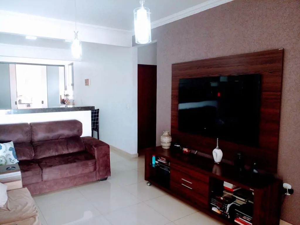 Vendo ou troco! Essa casa no Setor de Mansões ( Qms 02 ), por apartamento em Sob...