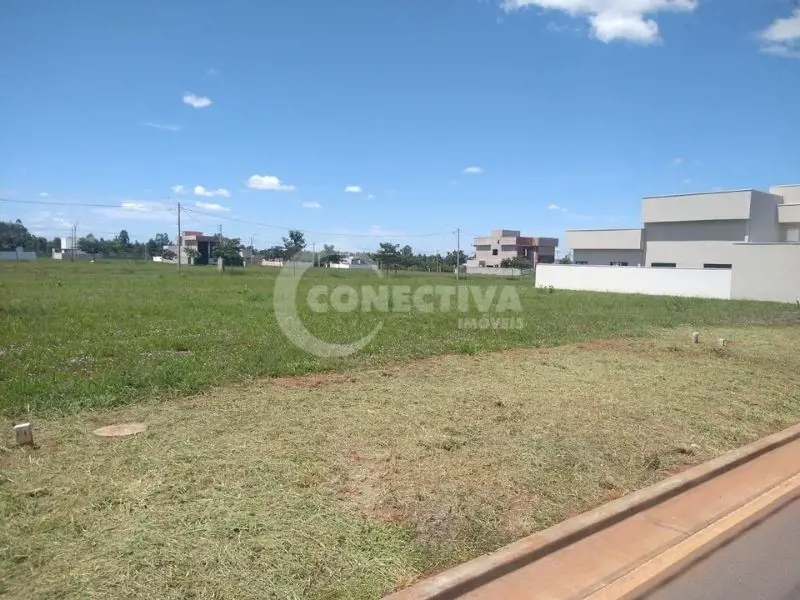  Comentários do corretor: Excelente terreno com 461,15 m², localização privilegi...