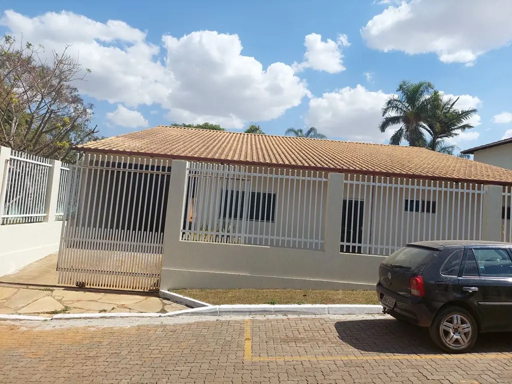 EXCELENTE OPORTUNIDADE UMA VERDADEIRA JOIA PRA VC E SUA FAMÍLIA! 4QTOS SUITES SA...