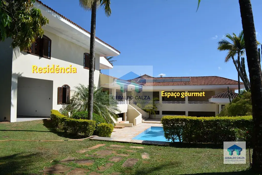 996 m2 de área útil - 5 Quartos - (destes, 3 são suites), closet e banheira com ...