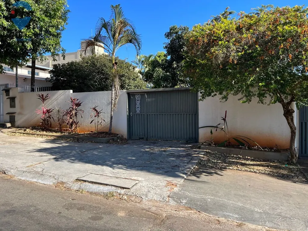 Ótimo preço:Área correspondente a 05 lotes de 416m² cada.. Plantão permanente de...