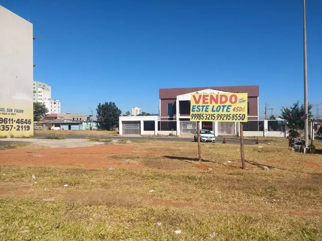 AREA COM 450 M²...BEM LOCALIZADA ..DE FRENTE PRA RUA PRINCIPAL...PERTO DE GRANDE...
