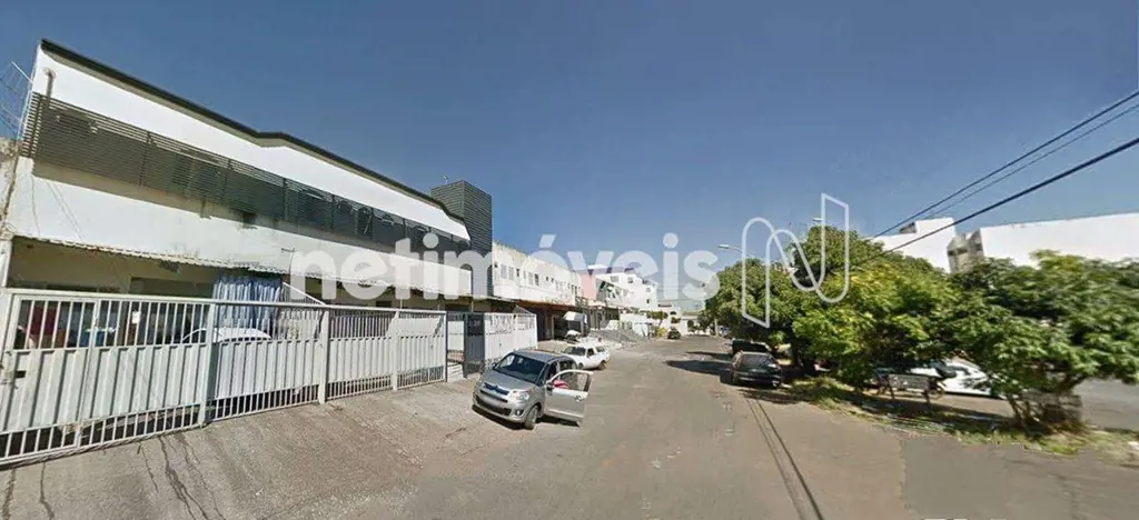 QN 408 - Excelente prédio escriturado com projeção mista (hoje todo residencial)...