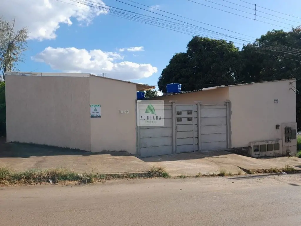 casa 2 quartos, sala, cozinha, área de serviços, garagem para moto, bem localiza...