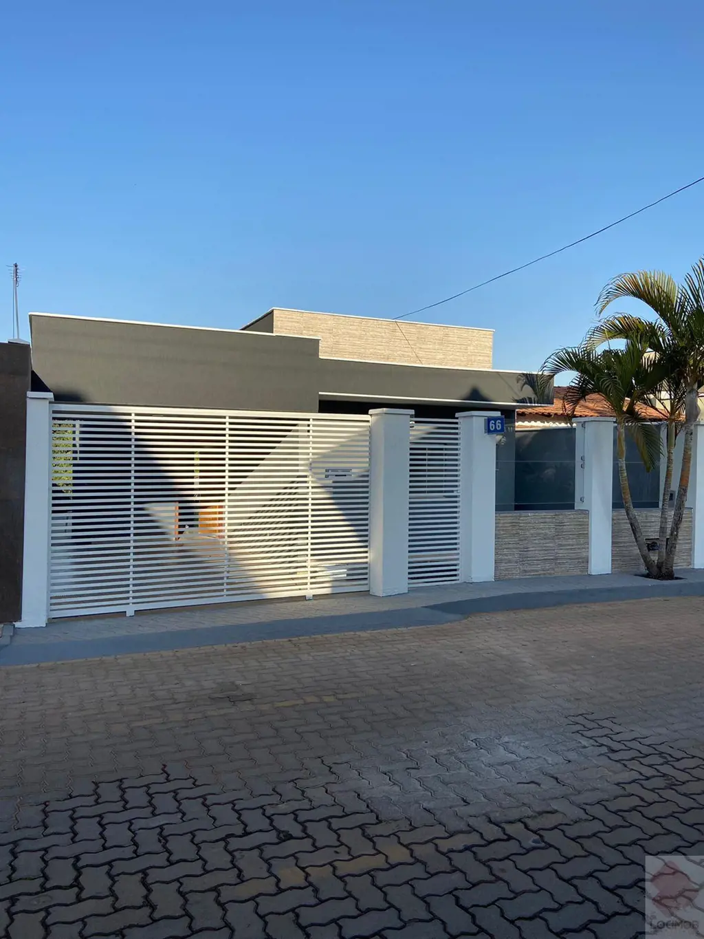 ATENÇÃO! IMÓVEL EM PROCESSO DE DESOCUPAÇÃO.PREVISÃO 13/09/2026Casa em condomínio...