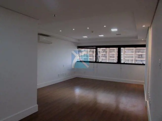 IMOBILIÁRIA BRASÍLIA Aluga ótima sala no Edifício Executive Office Tower. Sala c...