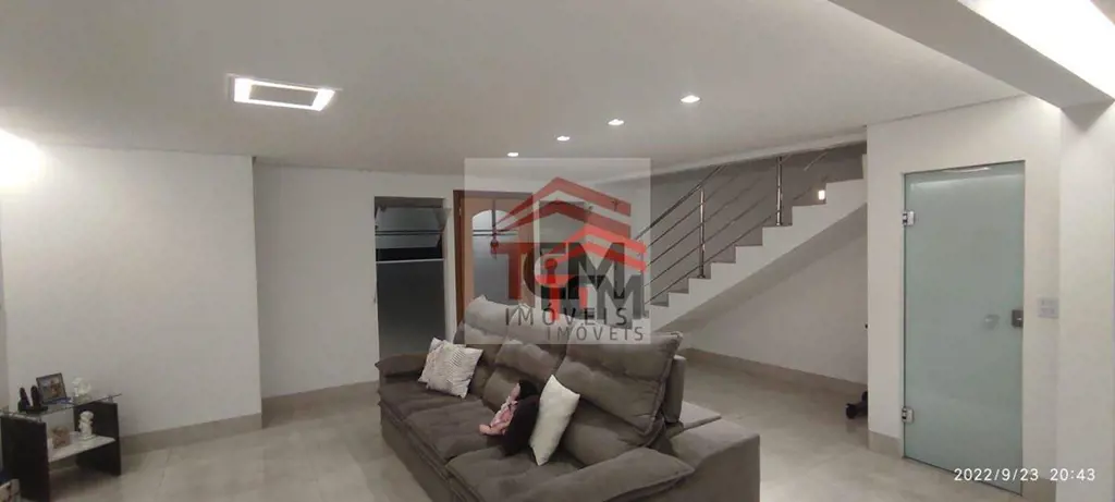 Sobrado Cond. Mont Pellier - 4 Quartos - 1 Suíte - Sala- Cozinha- Área de serviç...