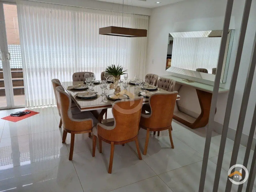 Sobrado no condomínio Green Diamond, Setor Santa Genoveva, 4 quartos 4 suítes pl...