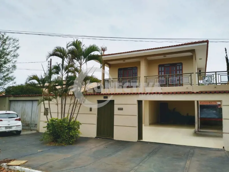  Comentários do corretor: Excelente sobrado, 04 quartos sendo 01 suíte, 315 m2 d...