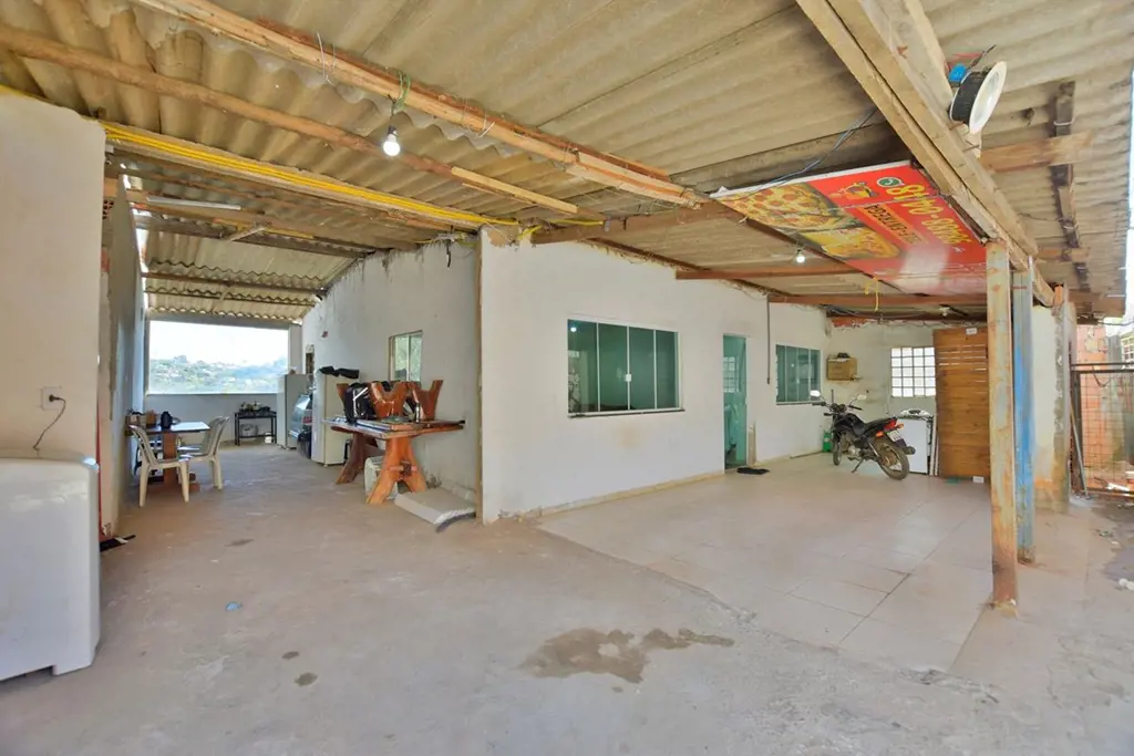 **Venda com Exclusividade**A casa está localizada no SHA, próximo da Administraç...