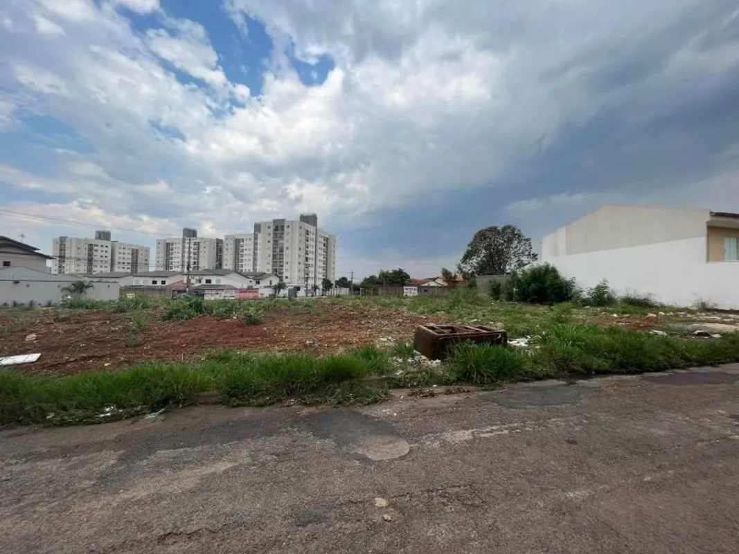 HENRIQUE: 9 8 1 9 8-4 2 4 0 (whatsapp) Area residencial para Venda na Rua Prince...