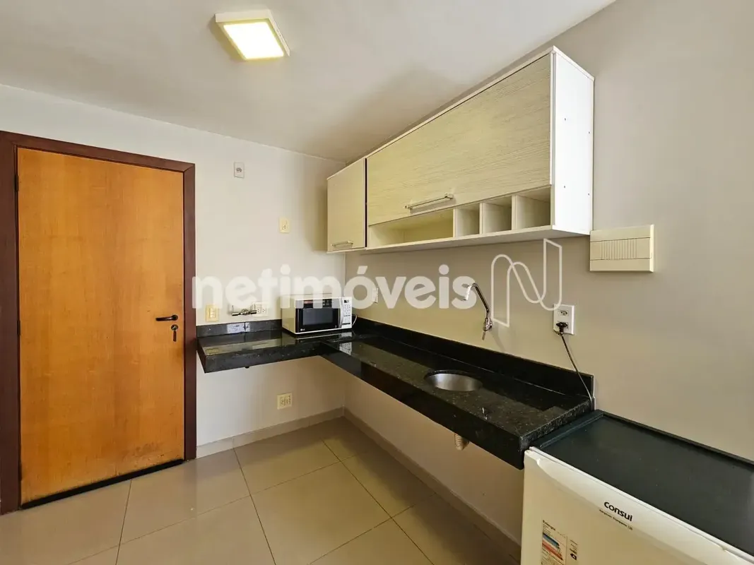 Ed. Saint Tropez - Quitinete mobiliada no Sudoeste, com vaga de garagem. Localiz...