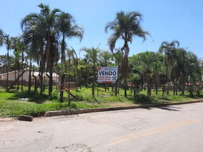 Excelente Área, localizada dentro da cidade de Senador Canedo, Bairro Monte Azul...
